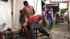Jouer Una MILF formosa si perde e finisce in un incontro hardcore nel ghetto