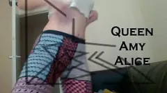 Odtwórz Sury pornstar w butach i skarpetach staje się niegrzeczny z zabawkami erotycznymi - Alice Wolfsbane