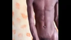 تشغيل معلق مانغو الفحل يعرض صاحب الديك الضخم