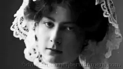 Redare Dark Lantern Entertainment prezintă, volumul unu capitolul cinci partea a doua film complet, viața mea secretă: confesiunile erotice ale unui gentleman victorian cu o milf păroasă și matură