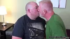 تشغيل ذو الشعر الأملس والقذف الثقيل ينتج صدأ MC توماس مان وتي تال الخام مضاعفة