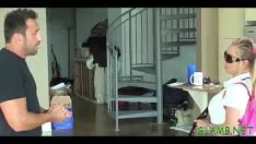Oynat Fallus koç bir tencerede lezzetli hottie sevdi