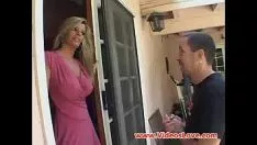 Jouer Elina fa sesso con il vivaista