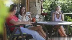 Redare Tinerii simulează dracu sever