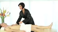 Oynat Sıcak evli kadın kıçını zorla dışarı